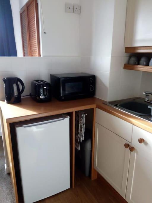 Apartment With Heated Pool & Close To Beach เพนตัน ภายนอก รูปภาพ